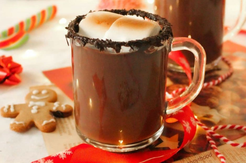 VANİLYALI SICAK ÇİKOLATA